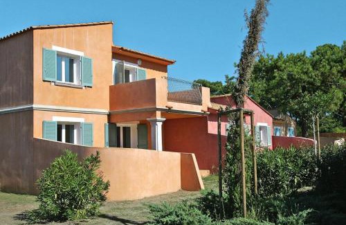 Pineto Apartment | Lovely apartment in Borgo with shared pool