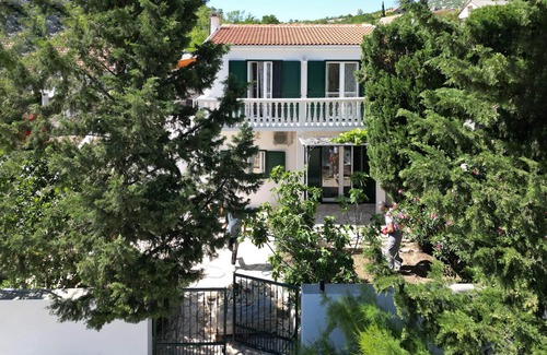 Cesarica Apartment | Lovely apartment in Cesarica with WiFi