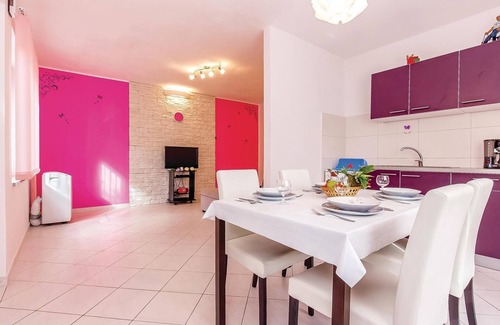 Gostinjac Apartment | Lovely apartment in Dobrinj with WiFi