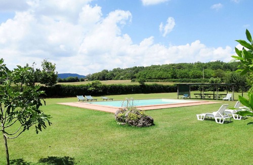 Montieri House | Lovely apartment in villa for 4 people with pool, WIFI, A/C, patio, pets allowed and parking