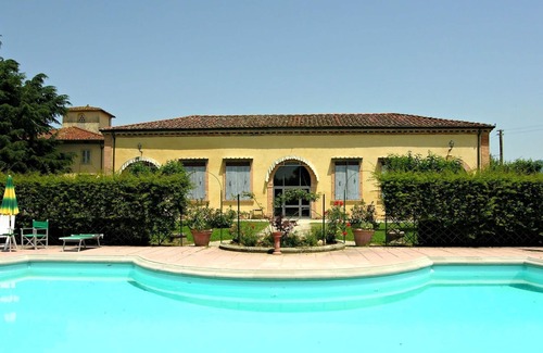 Scarperia e San Piero Villa | Lovely apartment in villa for 2 people with pool, WIFI, TV and panoramic view