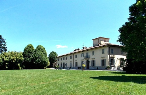 Scarperia e San Piero Villa | Lovely apartment in villa for 2 people with pool, WIFI, TV and panoramic view