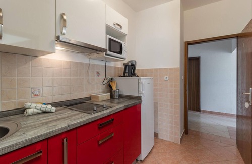 Jadranovo Apartment | Lovely apartment in Jadranovo with WiFi