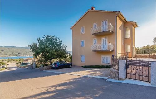 Kornic Apartment | Lovely Apartment In Kornic With Wifi