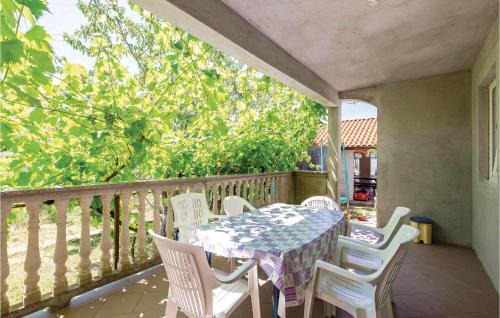 Lopar Apartment | Lovely Apartment In Lopar With Wifi