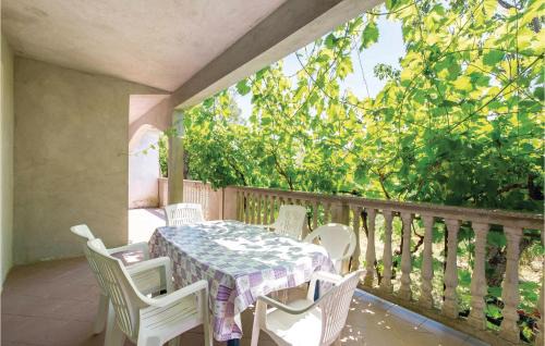 Lopar Apartment | Lovely Apartment In Lopar With Wifi