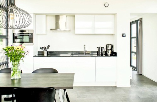 Enkhuizen House | Lovely apartment in villa for 4 people with WIFI, TV, terrace and parking