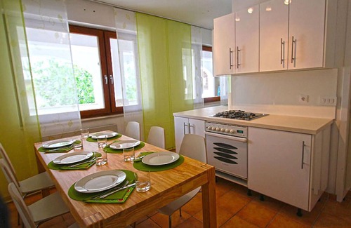 Cesarica Apartment | Lovely apartment in Ribarica with WiFi