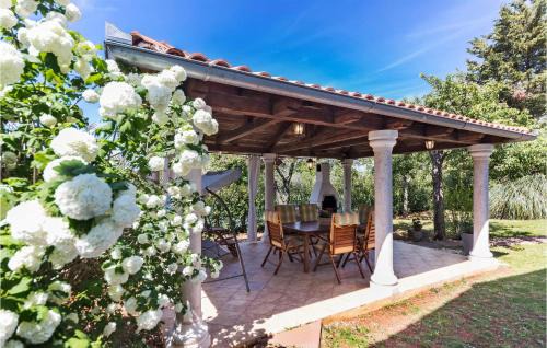 Valtura Apartment | Lovely Apartment In Valtura With Wifi