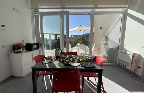 Poggi House | Lovely apartment in villa for 4 people with A/C, hot tub, WIFI, TV and terrace