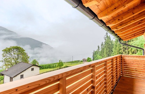 Livo Villa | Lovely apartment in villa for 8 people with WIFI, TV, patio and panoramic view