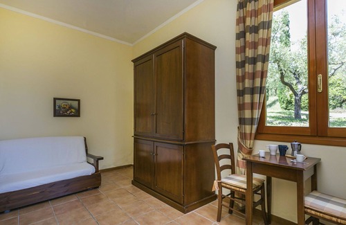 Cerreto Guidi Apartment | Lovely apartment for 4 people with pool, A/C, WIFI, TV and pets allowed
