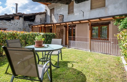 Cors Apartment | Lovely apartment for 2 people with WIFI, TV, patio and parking