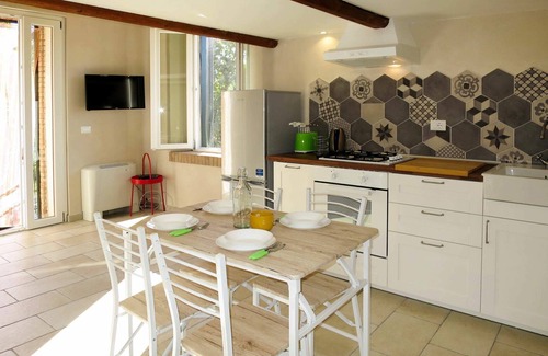 Bolsena Apartment | Lovely apartment for 5 guests with pool, WIFI, TV, patio and pets allowed