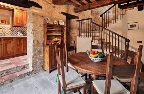 Bivio Lugnano Villa | Lovely apartment in villa for 6 guests with A/C, WIFI, pool and TV