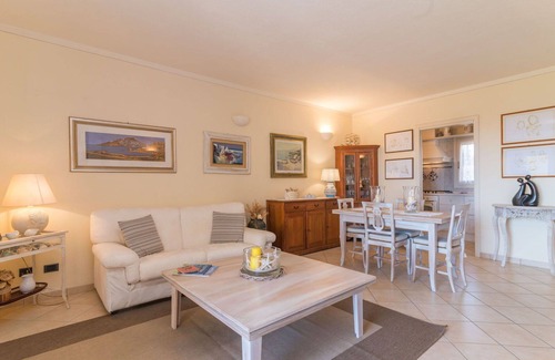 Baia Caddinas Apartment | Lovely apartment with WIFI, A/C, pool, TV, terrace, pets allowed, panoramic view and parking