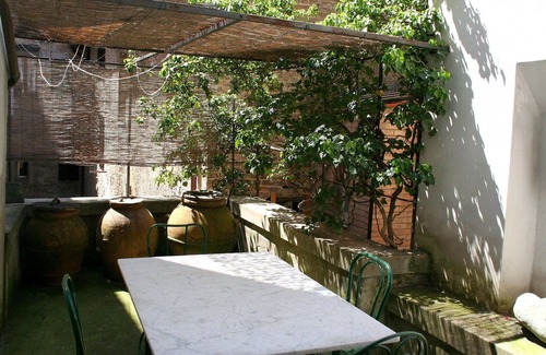 San Gimignano City Centre Apartment | Lovely apartment for 6 people with terrace