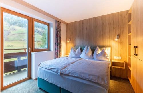 Wald im Pinzgau Apartment | Lovely Apartment with Sauna, Ski Storage, Pool, Terrace