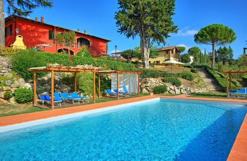 Certaldo Apartment | Lovely apartment with WIFI, A/C, pool, TV, panoramic view and parking, close to San Gimignano