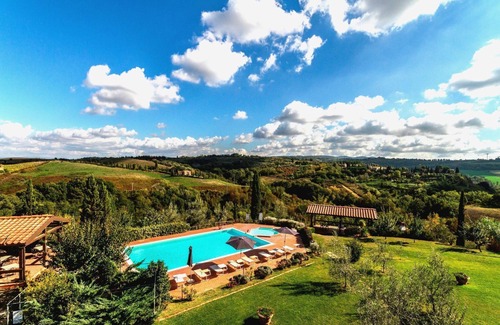 Sughera Apartment | Lovely apartment with A/C, WIFI, pool, TV, terrace and panoramic view, close to San Gimignano