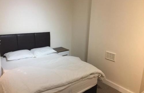 Aylestone House | Lovely Big Room in Leicester