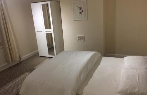 Aylestone House | Lovely Big Room in Leicester