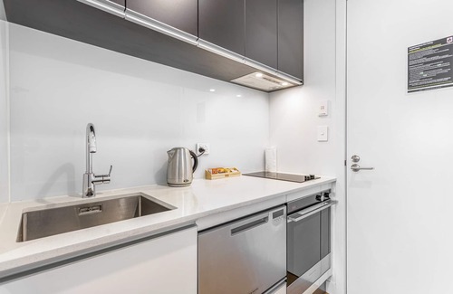 Takapuna Apartment | Lovely Bright Apartment - Central Takapuna!