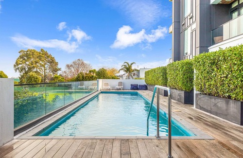 Takapuna Apartment | Lovely Bright Apartment - Central Takapuna!