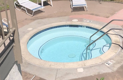 Carpinteria Condo | Lovely condo walking distance to Carpinteria beach and downtown.