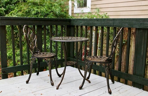 Touro Cottage | Lovely cottage 5 mins walk to historic St Charles Ave. & Magazine St