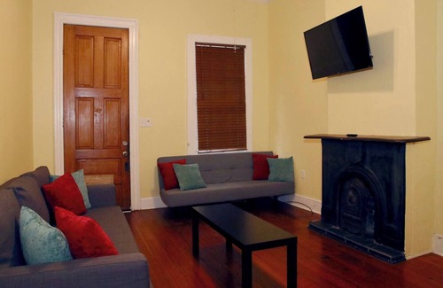 Touro Cottage | Lovely cottage 5 mins walk to historic St Charles Ave. & Magazine St