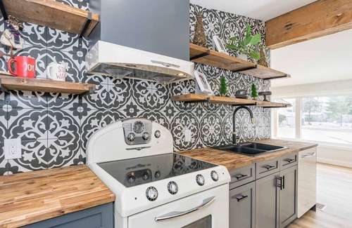 Cumberland Beach House | Lovely Cottage near Sandy Beach