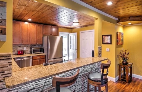 Swannanoa Cottage | Lovely Cottage w/Sauna & Fire Pit Near Asheville!