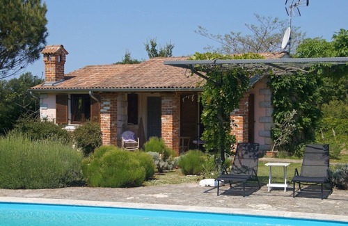 Baderna Cottage | Lovely cottage with large pool in gorgeous, landscaped garden