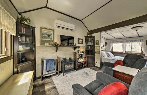 St. Charles Apartment | Lovely Couples Escape on Mississippi River!