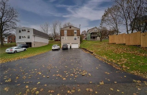 Ligonier Apartment | Lovely family and pet friendly townhouse with washer and dryer, walking distance to downtown