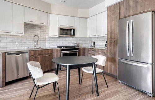 Fremont Apartment | Lovely Fremont 1BR w/ Gym, Pool & W/D, nr BART, by Blueground