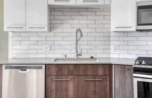 Fremont Apartment | Lovely Fremont 1BR w/ Gym, Pool & W/D, nr BART, by Blueground