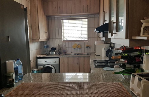 Bloubergstrand Apartment | Lovely Fully Furnished Holiday Accommodation