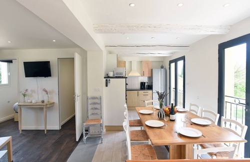 Caderousse House | Lovely Gîte with Pool in the Heart of Vaucluse