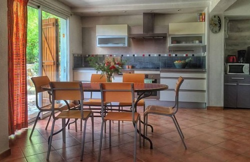 Plage d'Argeles Apartment | Lovely ground floor gîte in a pretty farmhouse with trees and swimming pool
