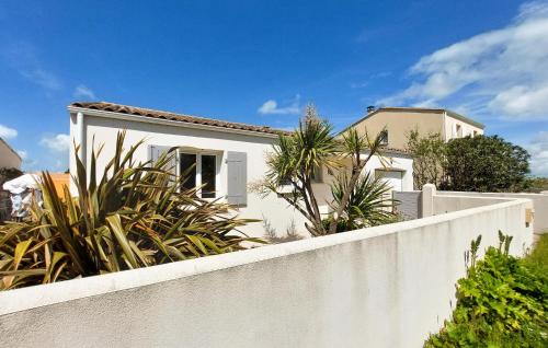 Saint-Georges-de-Didonne House | Lovely Home In Saint-Georges-De-Didon