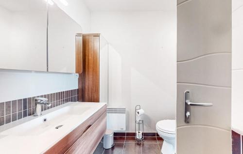 Saint-Georges-de-Didonne House | Lovely Home In Saint-Georges-De-Didon