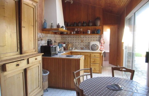 Saint-Vaast-la-Hougue House | lovely haven in a common sea. for a family, and animals