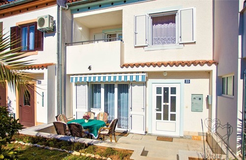 Brulo Villa | Lovely holiday house for 6 guests, in a quiet district close to the beach