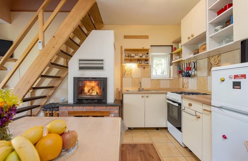 Gracac House | Lovely home in Kunovac Kupirovacki