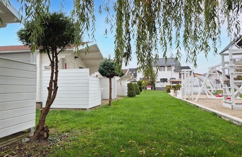 Wicie House | Lovely home in Darlowo Wicie with WiFi