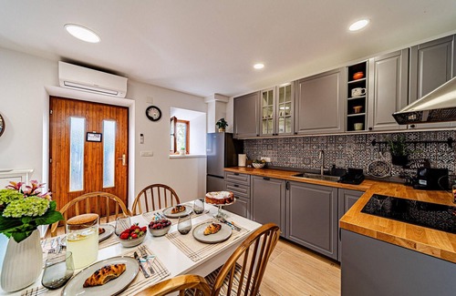 Dancanje House | Lovely home in Dancanje