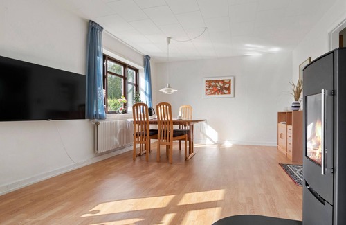 Dronninglund House | Lovely home in Dronninglund with WiFi