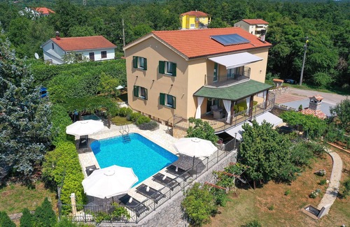 Veli Brgud House | Lovely home in Jurdani with sauna